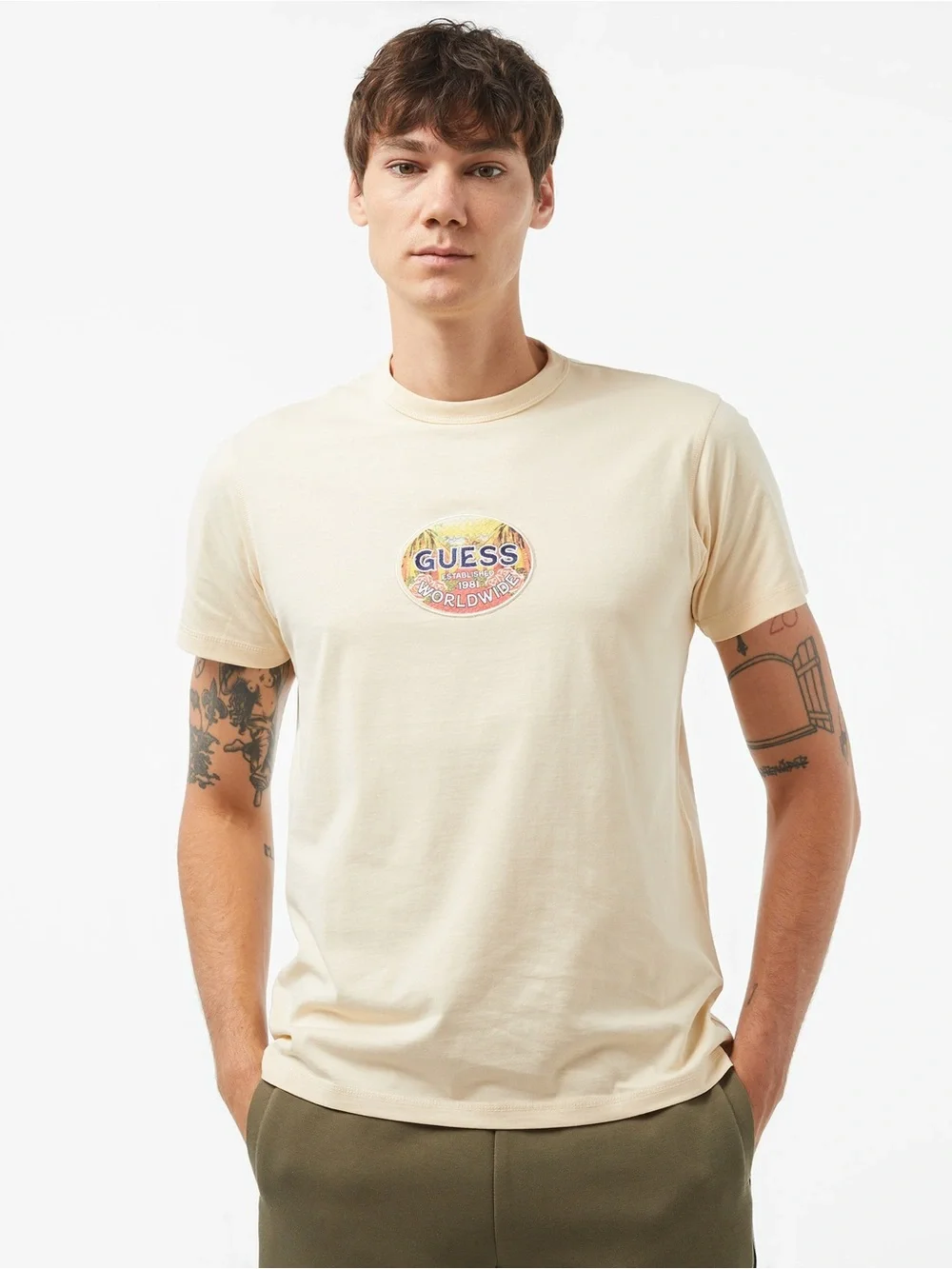 New GUESS Cream Short-Sleeve Tee with Tropical Back Patch SZ L - Picture 2 of 12